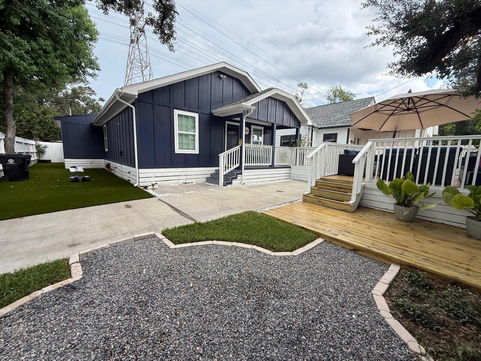 Property Photo:  1602 Luzon Street  TX 77009 