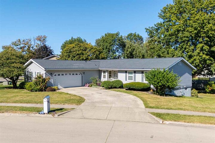 1116 Briar Dr  Iowa City IA 52240 photo