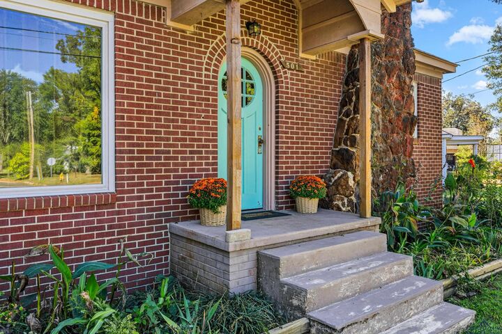 Property Photo: 501 W Main St TX 75551