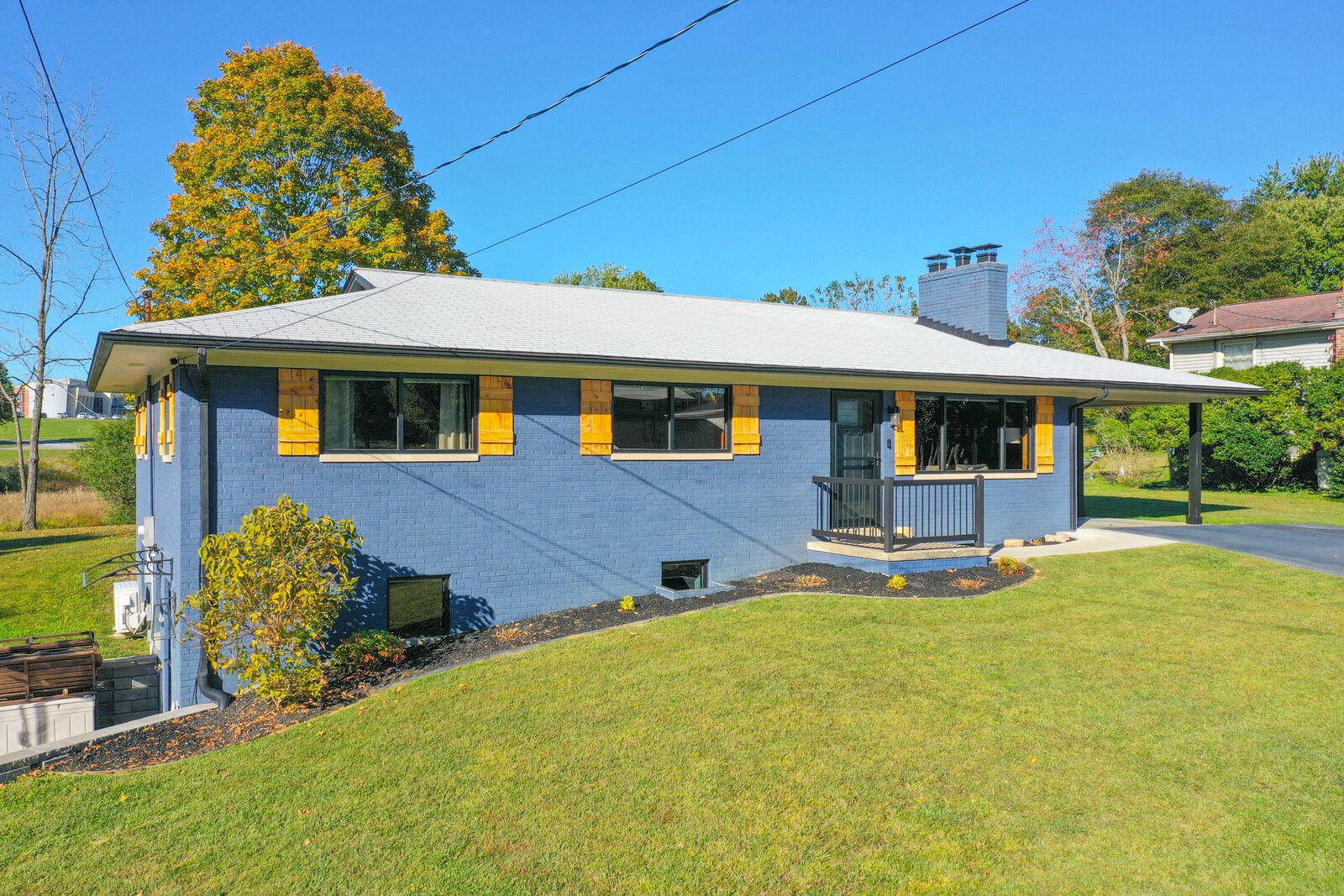 Property Photo: 735 Owen Street KY 40741