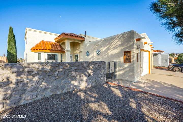Property Photo:  2093 Pine Needle Way  NM 88012 