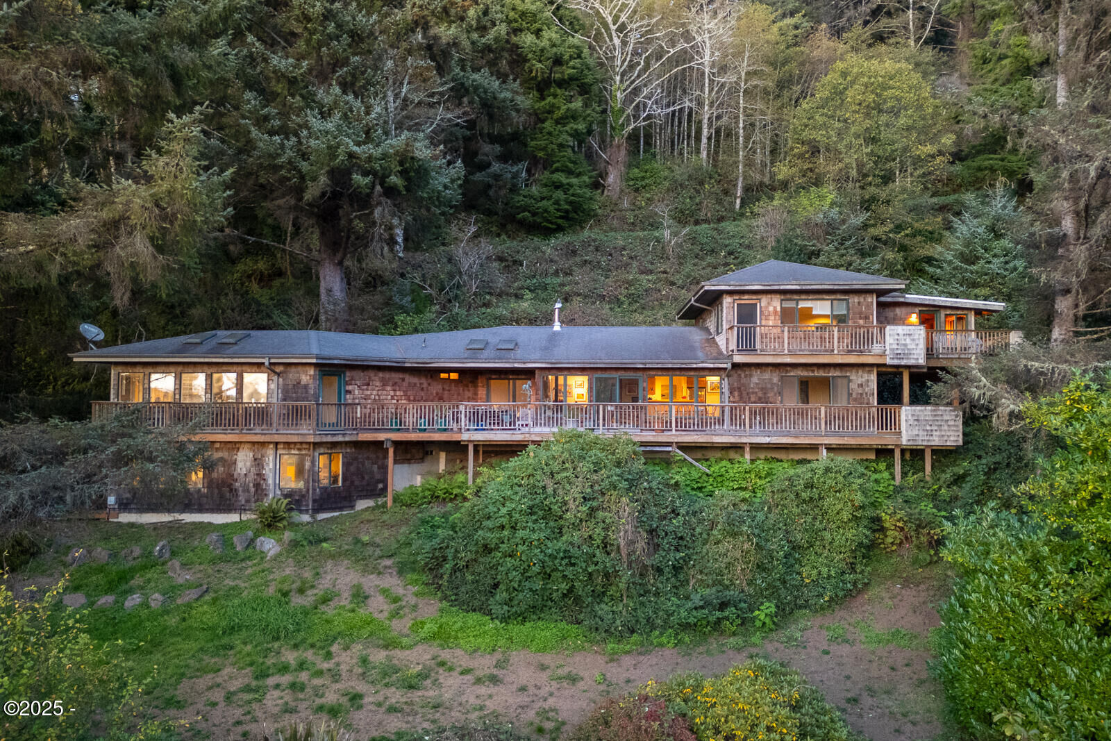 Property Photo:  4850 Schoolhouse Road  OR 97149 