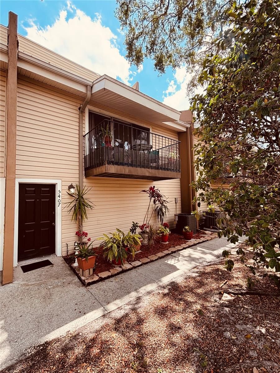 Property Photo:  5407 Sweetwater Terrace Circle 5407  FL 33634 