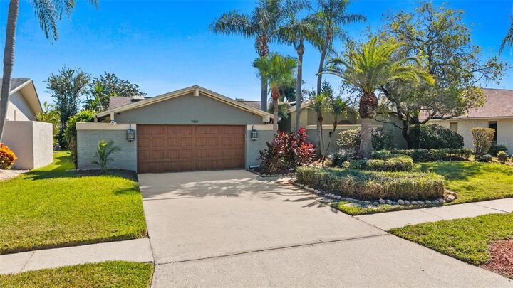 Property Photo: 5819 Dory Way FL 33615