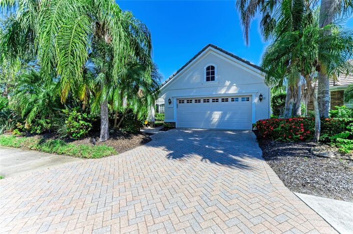 Property Photo: 7131 Sandhills Place FL 34202