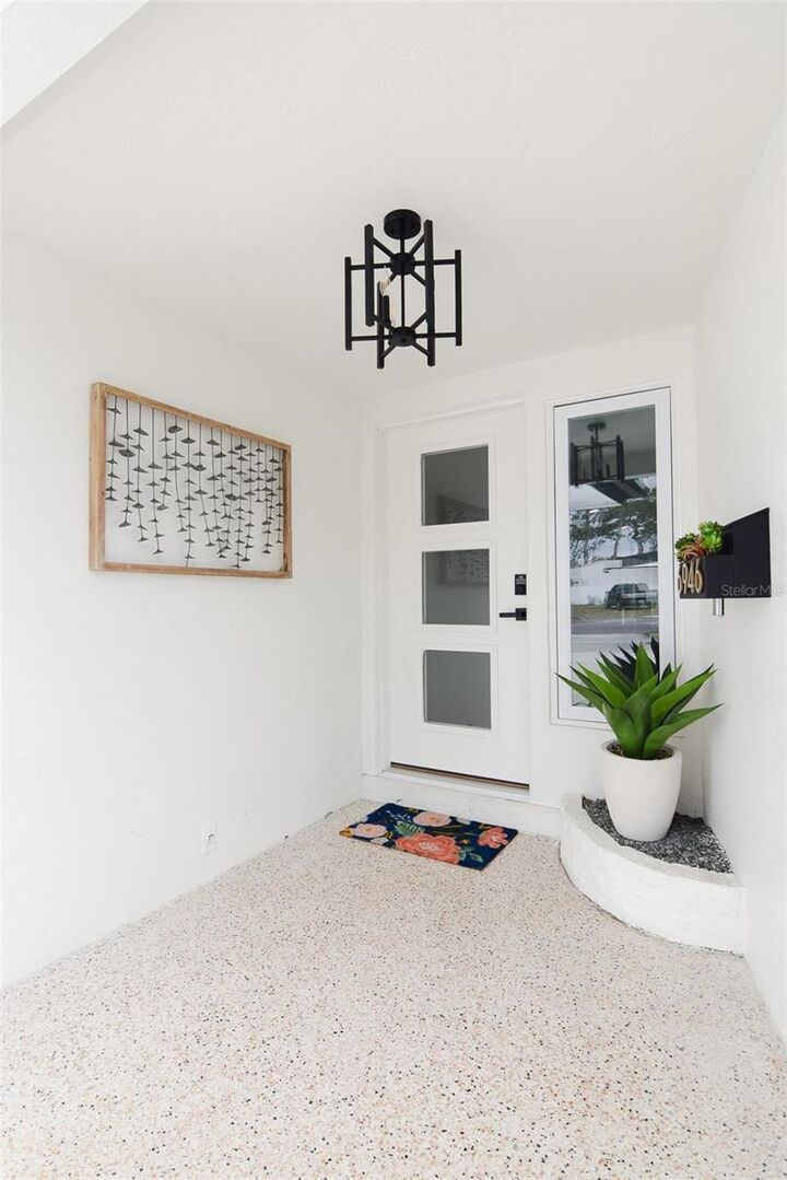 Property Photo: 6946 Bougainvilla Avenue S FL 33707