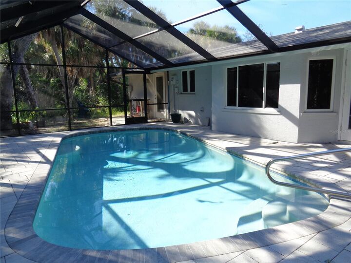 Property Photo:  4894 Oxford Drive  FL 34242