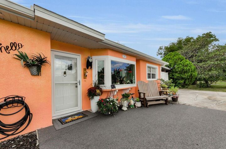 Property Photo: 740 Loquat Dr. FL 34689
