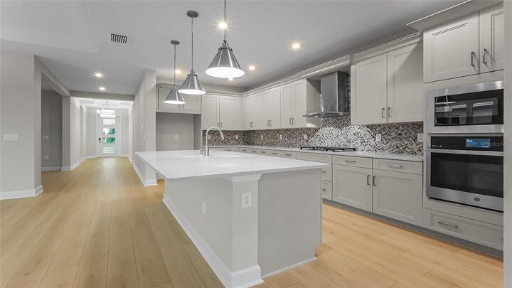 Property Photo: 1620 Bellagio Loop FL 32778