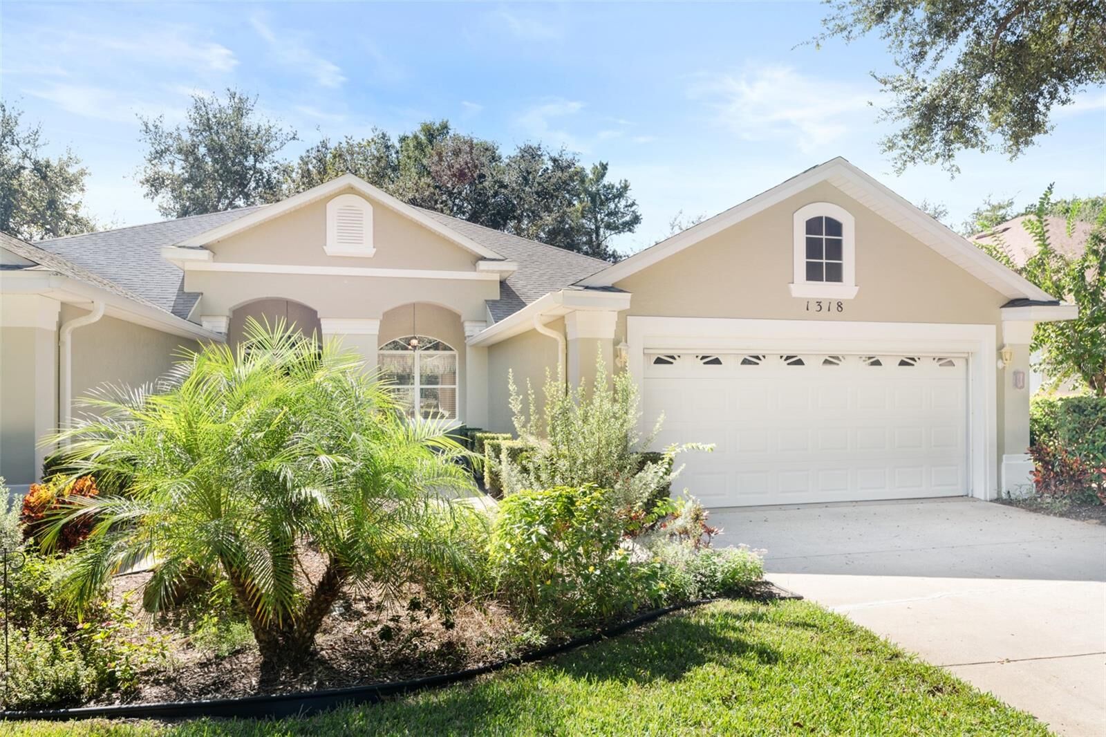 Property Photo:  1318 Asher Court  FL 32174 