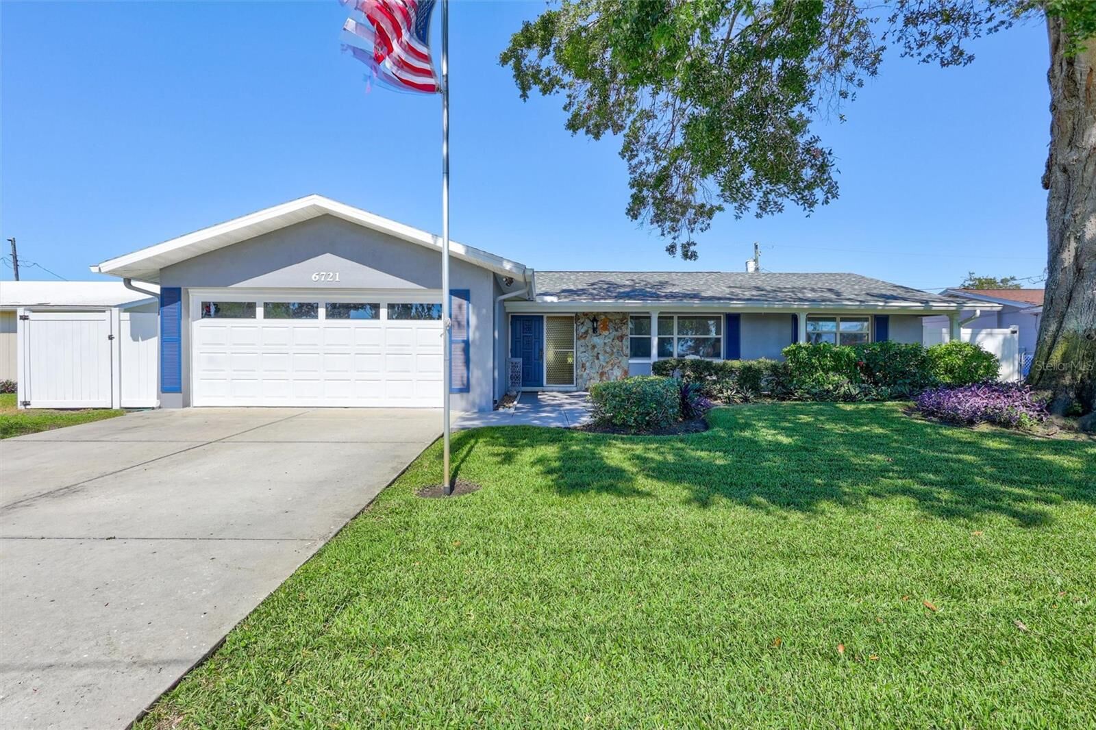 Property Photo: 6721 13th Avenue N FL 33710