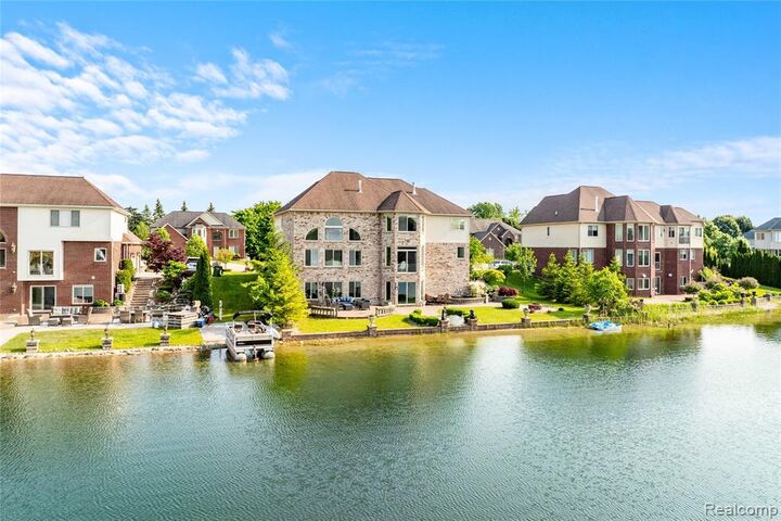 Property Photo:  4303 S Lake Lane  MI 48316 4049