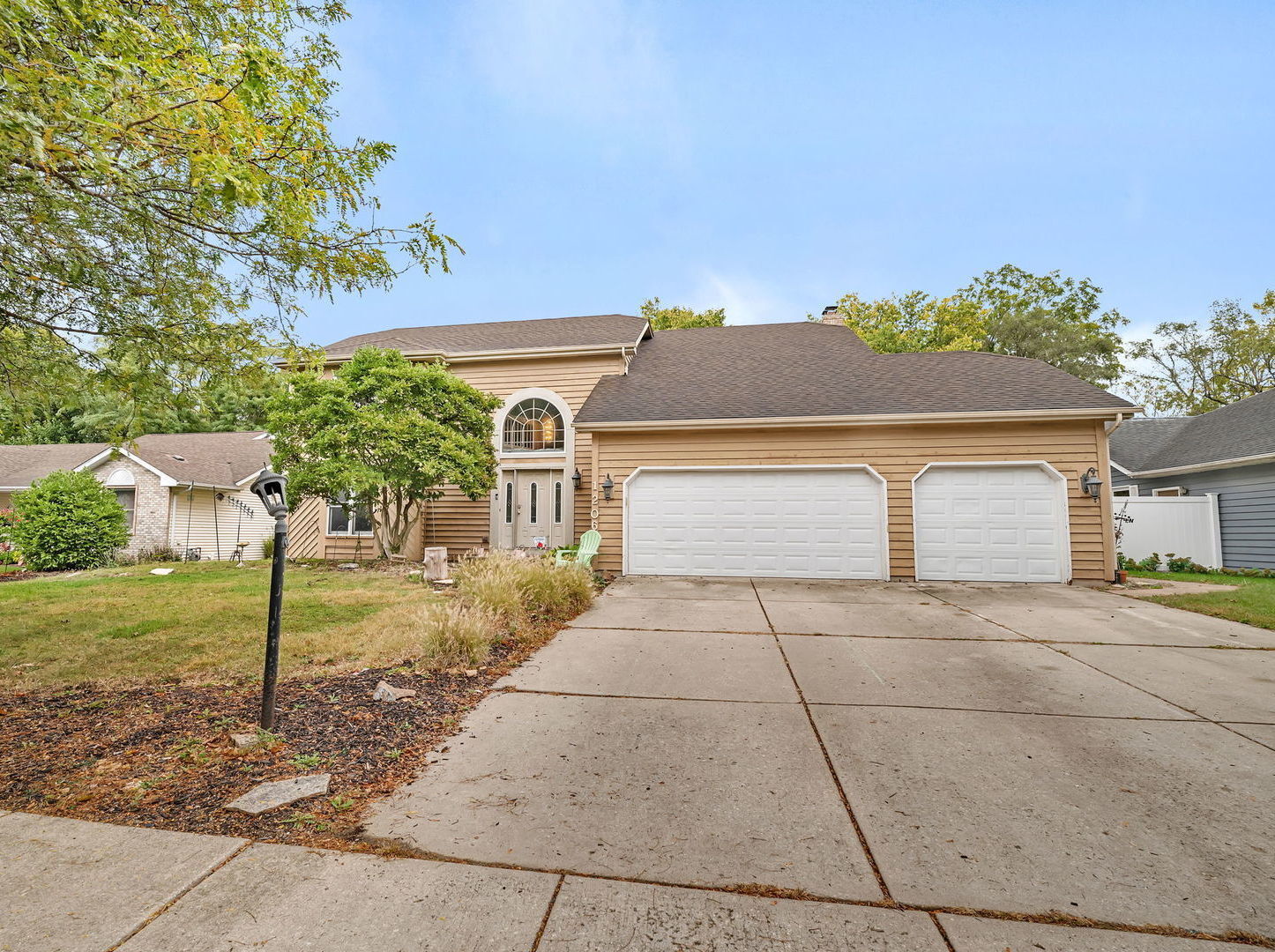 Property Photo: 1206 Pleasant Knoll Drive IL 60435
