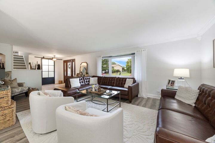 Property Photo:  320 Pochet Lane  IL 60193 