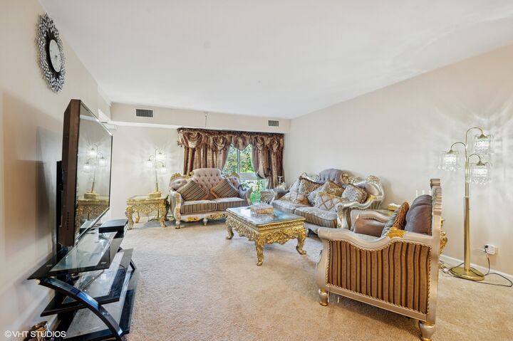 Property Photo:  600 Naples Court 107  IL 60025