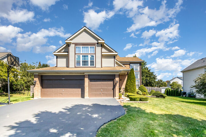 Property Photo: 1334 Richmond Lane IL 60103