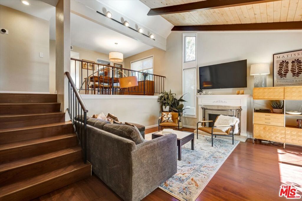 Property Photo:  11732 Moorpark Street J  CA 91604 