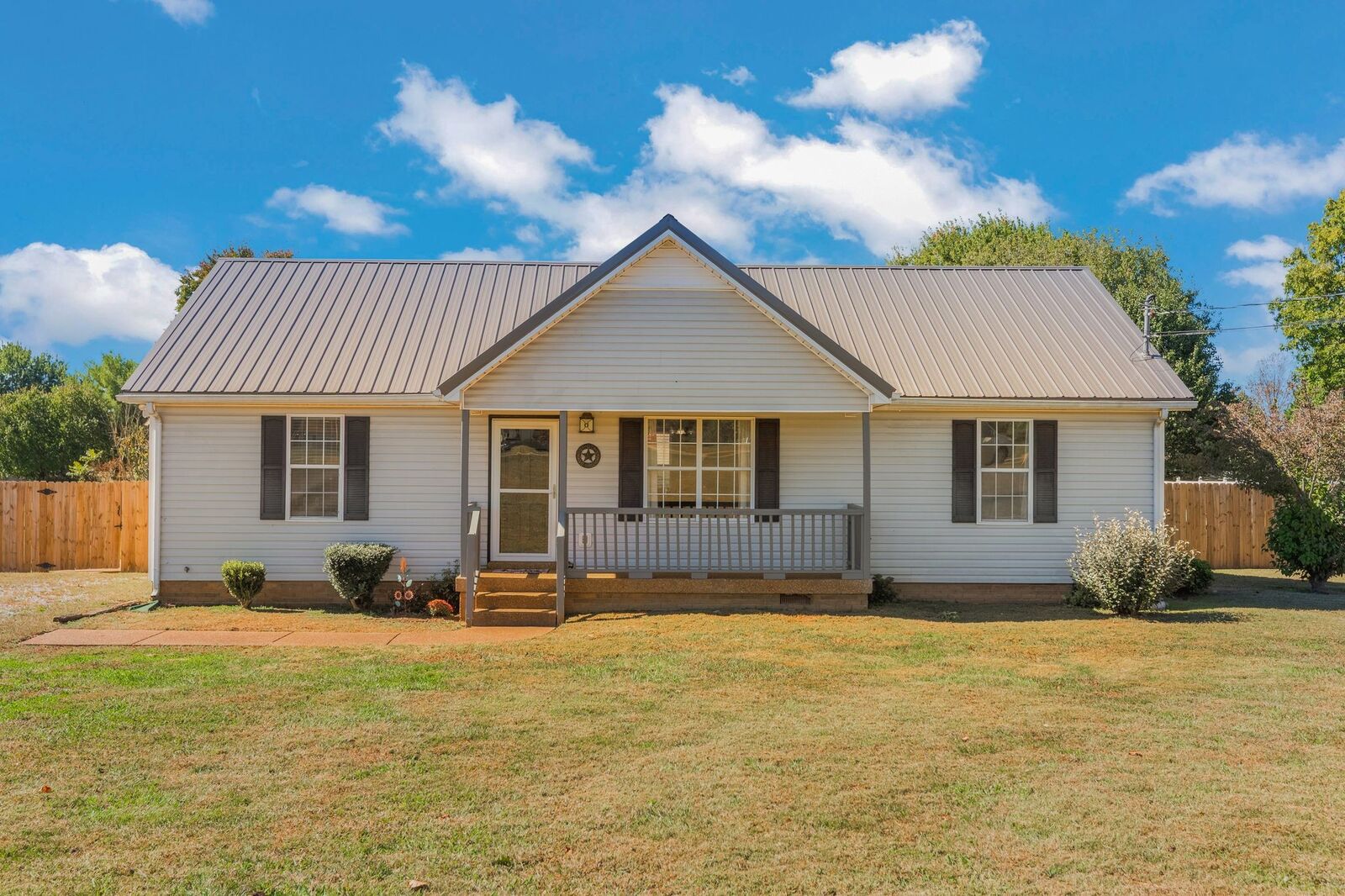 Property Photo: 3869 Hearthstone Dr TN 37034