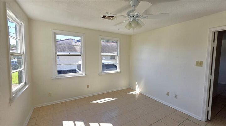 Property Photo: 2800-2802 Plaza Drive LA 70043
