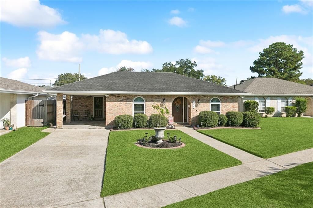 Property Photo:  5033 Alexander Drive  LA 70003 