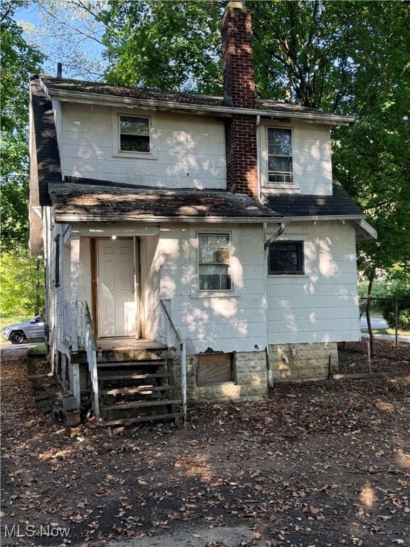 Property Photo:  553 Whitney Avenue  OH 44306