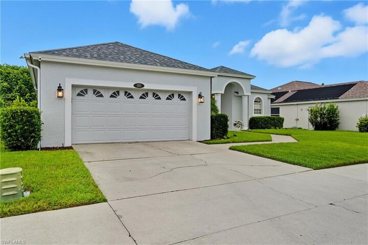 Property Photo: 189 Skipping Stone Ln FL 34119
