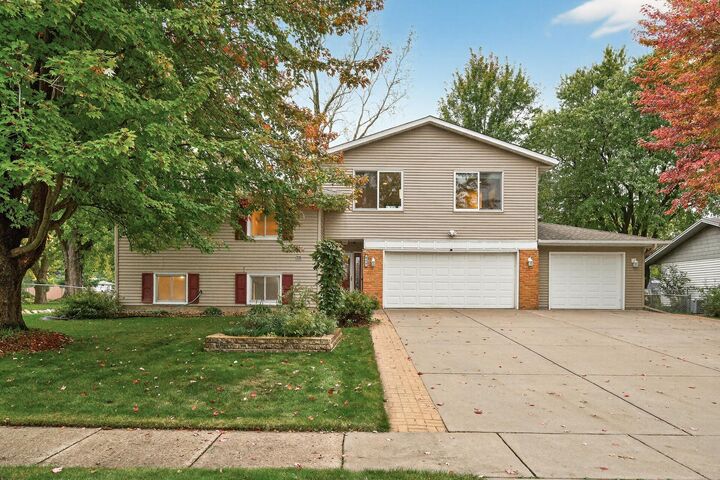 Property Photo: 834 Fireside Drive MN 55124