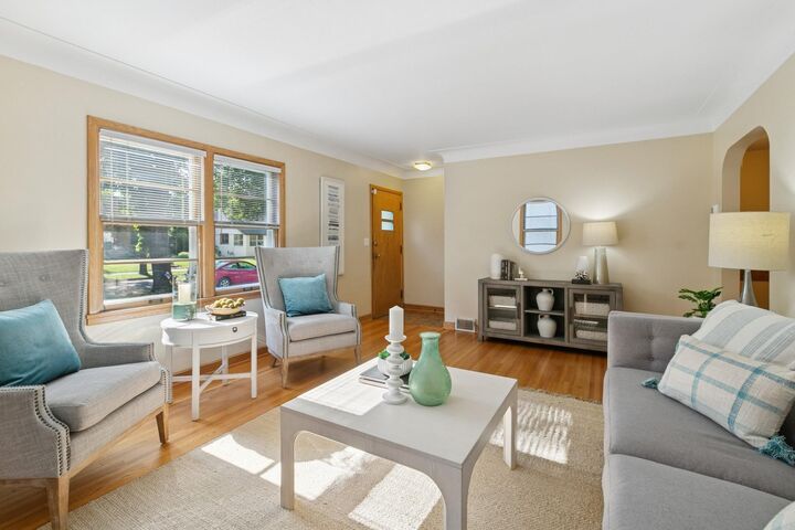 Property Photo: 5409 Aldrich Avenue S MN 55419