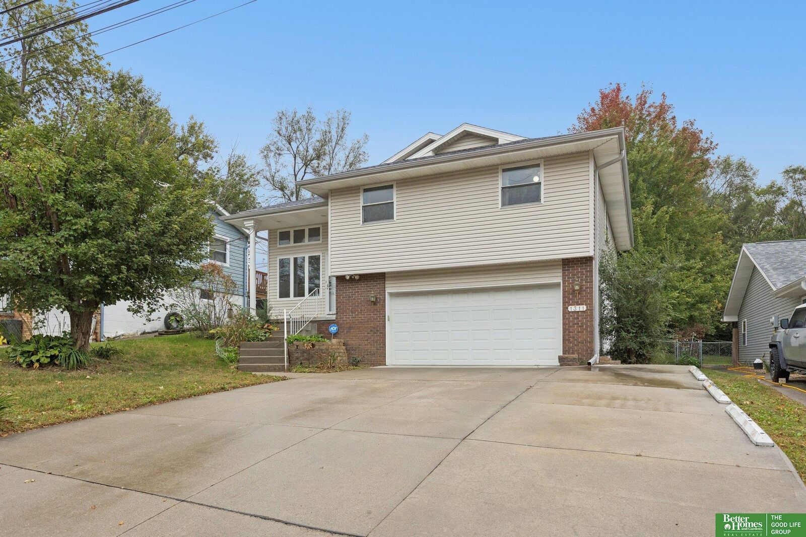 Property Photo: 1311 17th Avenue NE 68048