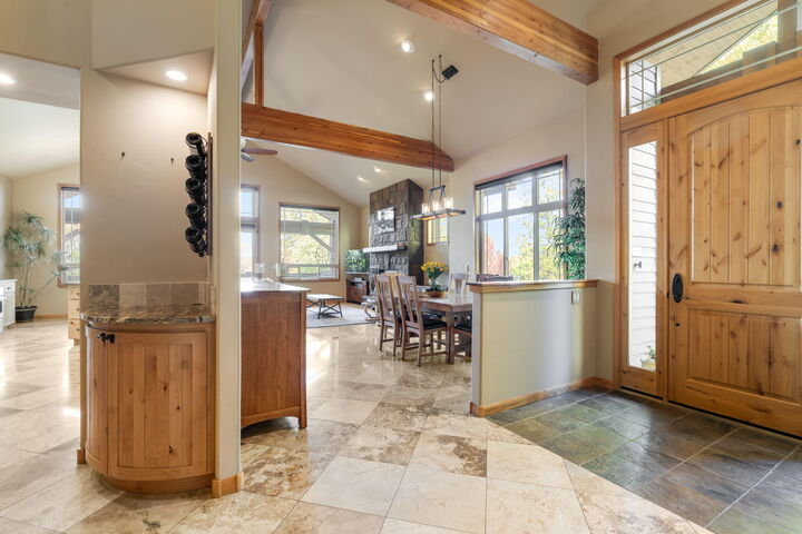 Property Photo: 362 NW Phils Loop OR 97703