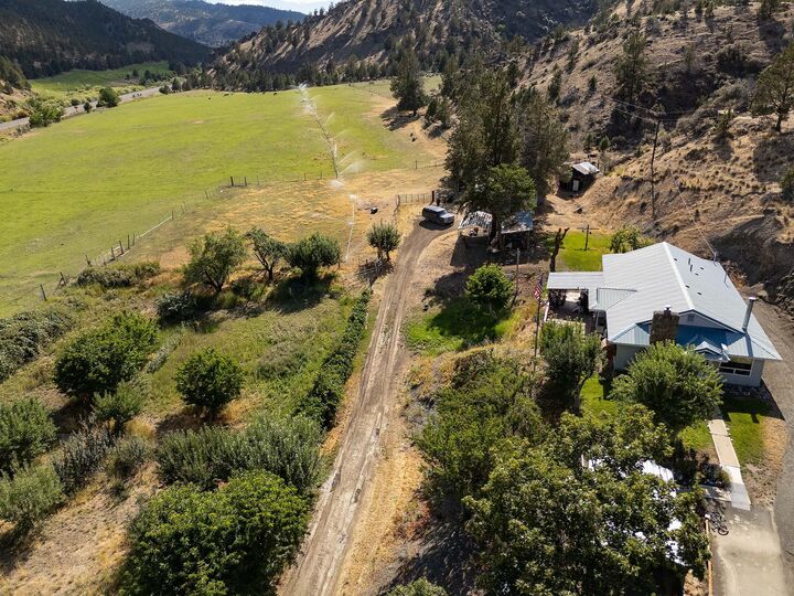 Property Photo:  33084 Cougar Mountain Road  OR 97750