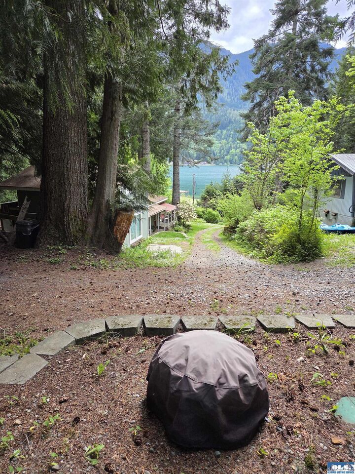 Property Photo: 17 Thompson Point WA 98363