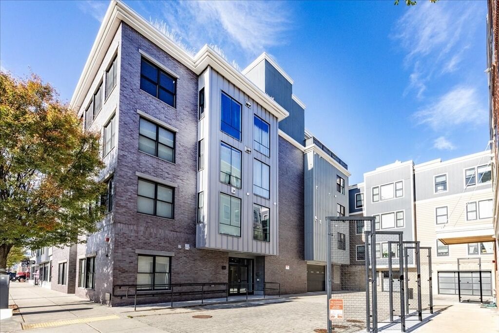 Property Photo:  150 W. Broadway 418  MA 02127 
