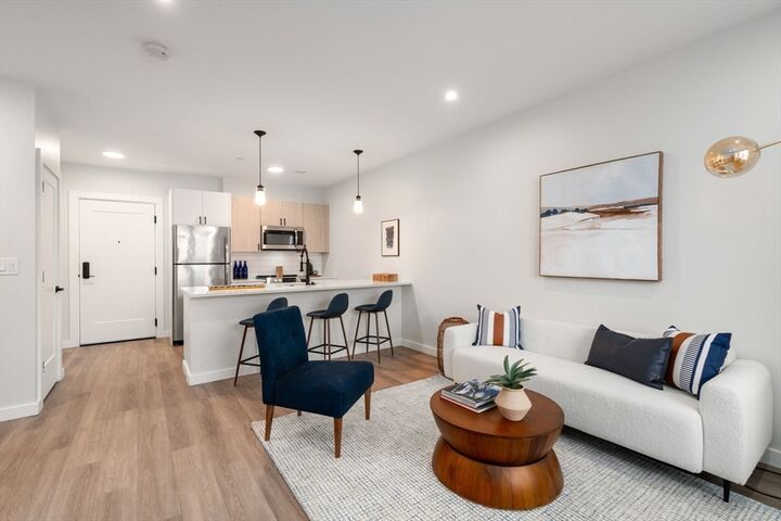Property Photo:  10 Somerset 201  MA 02152 