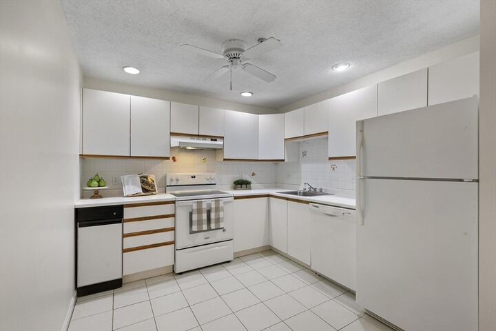 Property Photo:  3920 Mystic Valley Pkwy 620  MA 02155 