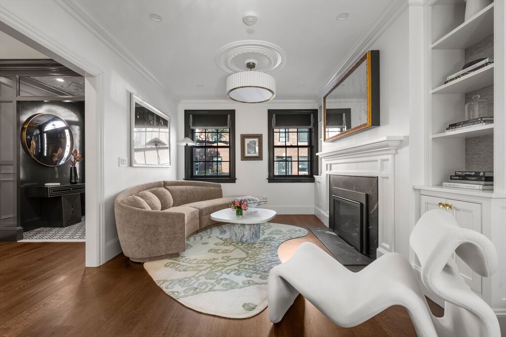 Property Photo:  19 Charles River Square  MA 02114 