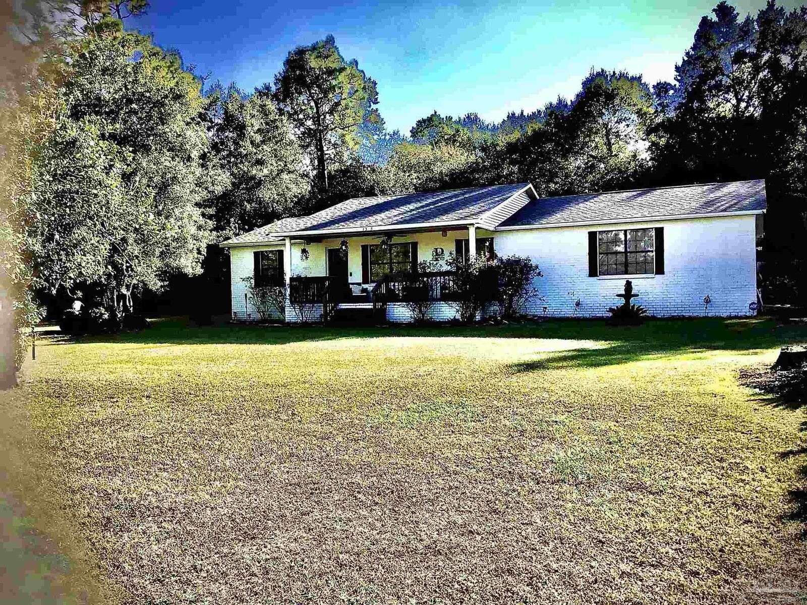 Property Photo: 1355 Wishbone Dr FL 32533