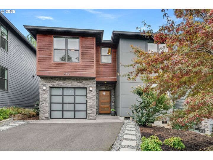 Property Photo:  10682 SW Berkshire St  OR 97225 