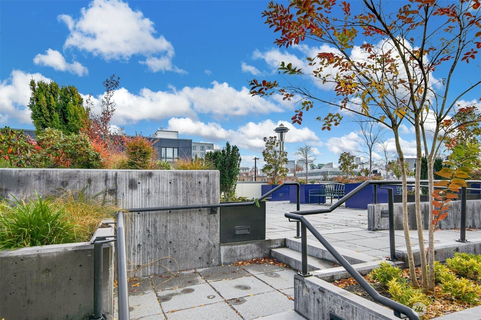 Property Photo: 17 W Mercer Street 212 WA 98119