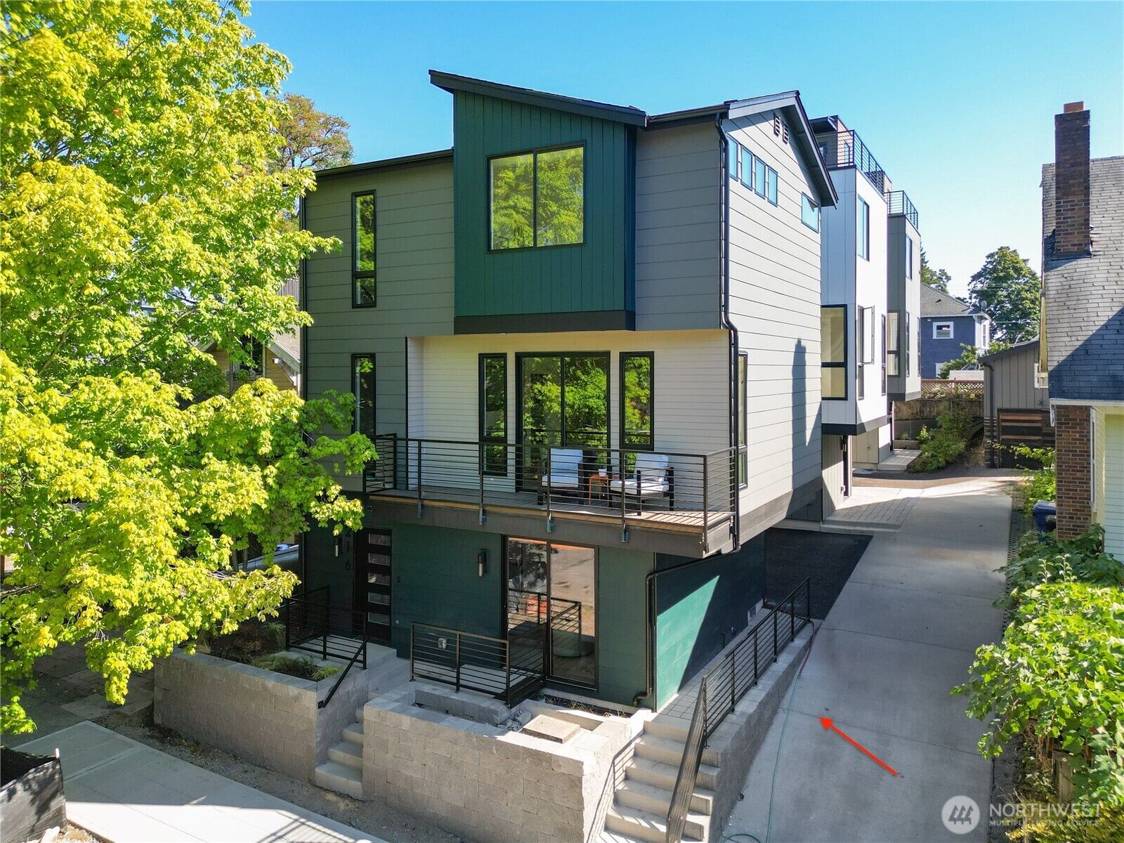 Property Photo: 216 21st Avenue E WA 98112