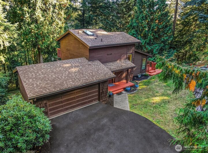 1059  Greenwood Boulevard SW  Issaquah WA 98027 photo