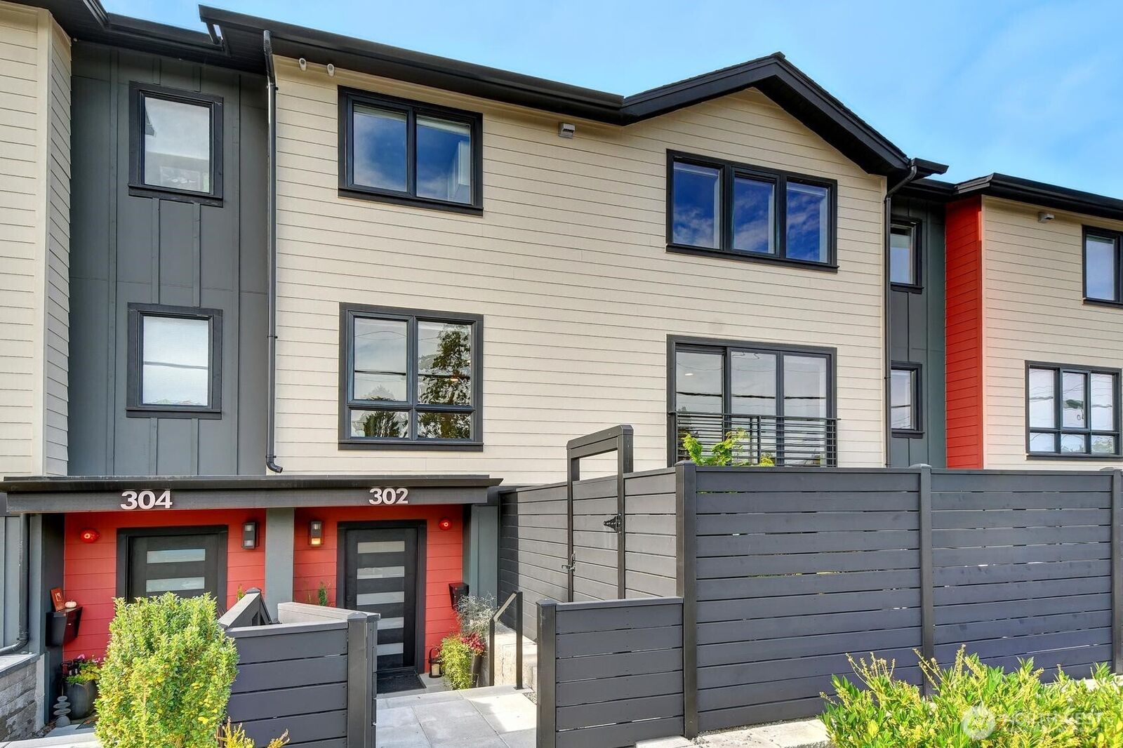 Property Photo: 302 6th Avenue S WA 98020