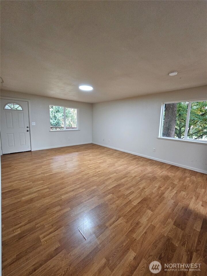 Property Photo:  571 E Wood Lane  WA 98584 