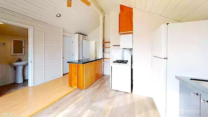 Property Photo:  8829  Midvale Avenue N  WA 98103 