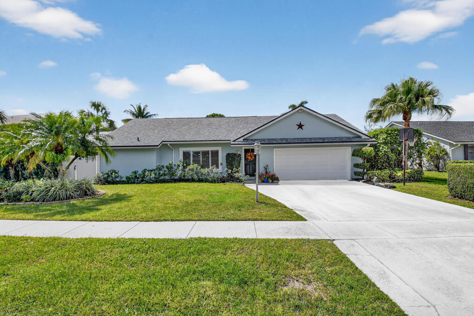 Property Photo:  5143 Whitewood Way  FL 33467 