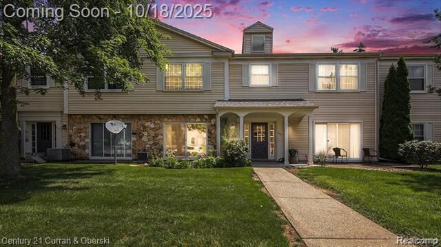 Property Photo:  833 Bloomfield Village Boulevard A  MI 48326 