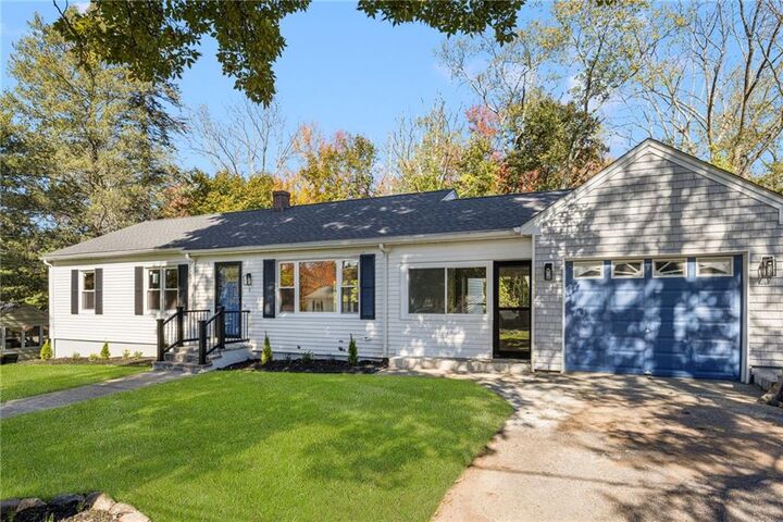 Property Photo: 5 Pleasant View Circle RI 02928