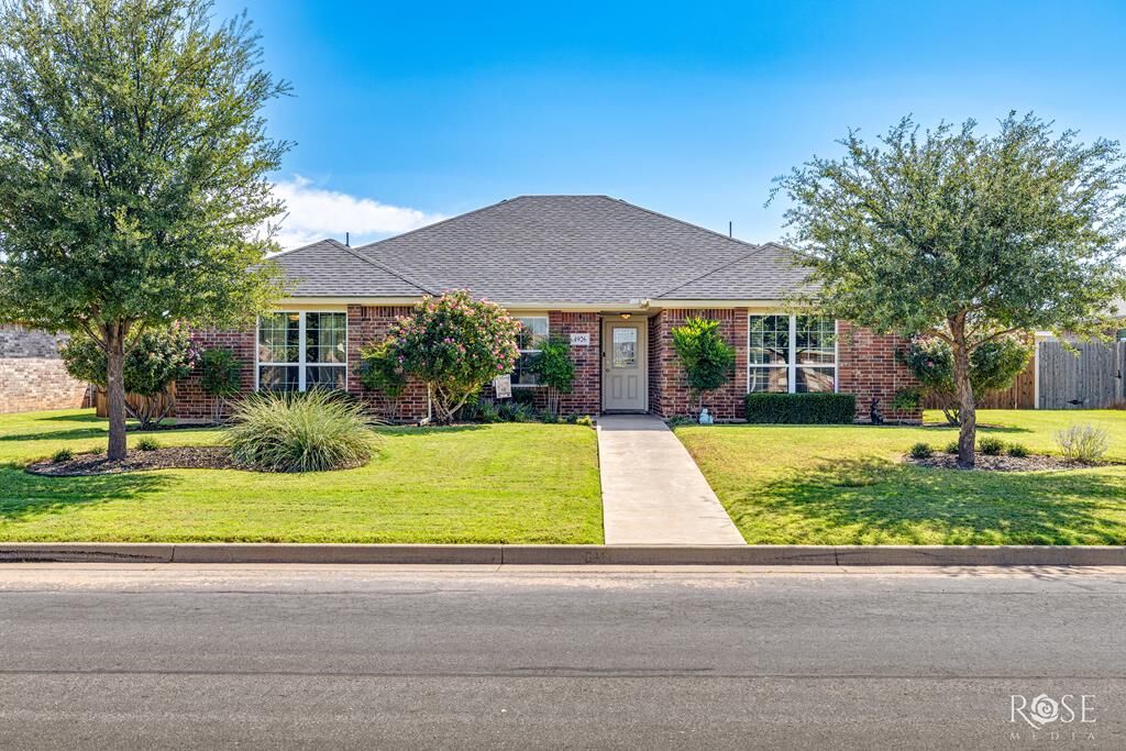 Property Photo: 4926 Red Oak Lane TX 76904