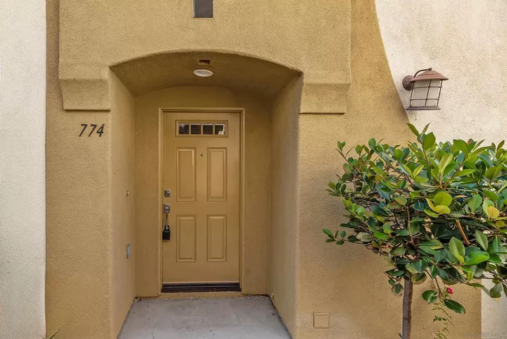 Property Photo:  774 Callecita Aquilla Sur  CA 91911