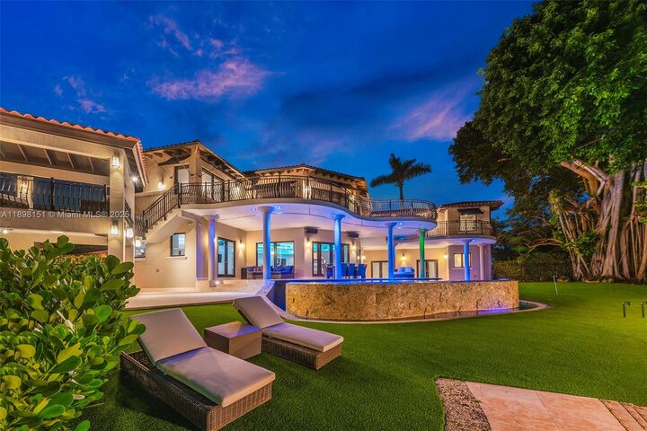 Property Photo: 6700 Granada Blvd FL 33146